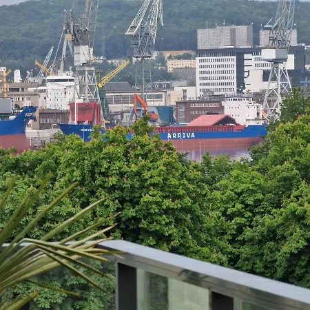 アパート Goma Rent Nadmorskie Tarasy Z Widokiem Na Morze グディニャ